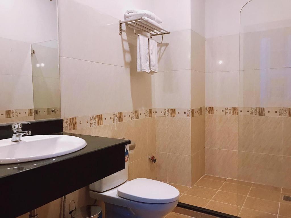 Lucky Star Hotel Buon Ma Thuot Exterior photo