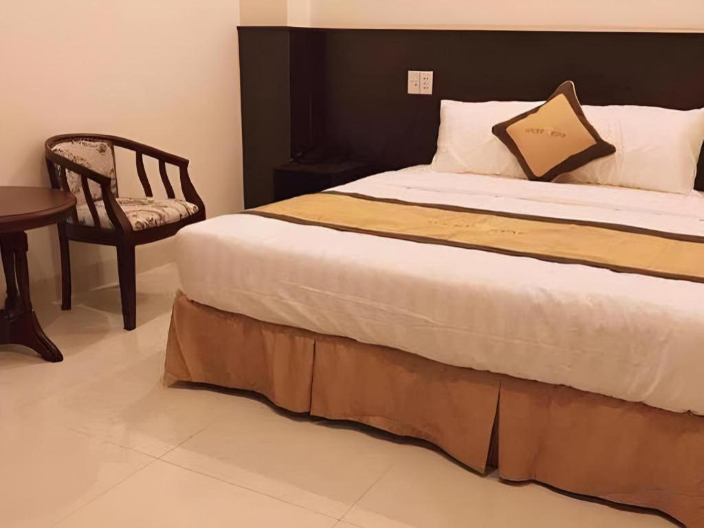 Lucky Star Hotel Buon Ma Thuot Exterior photo