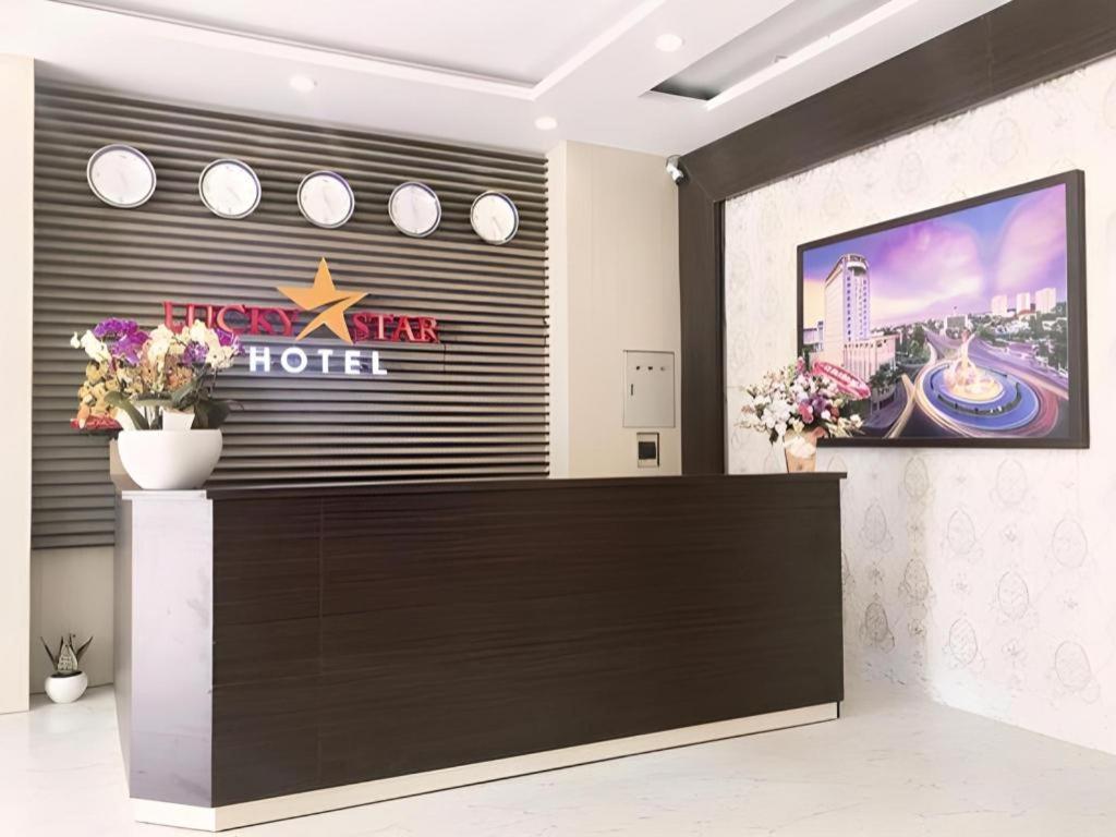 Lucky Star Hotel Buon Ma Thuot Exterior photo